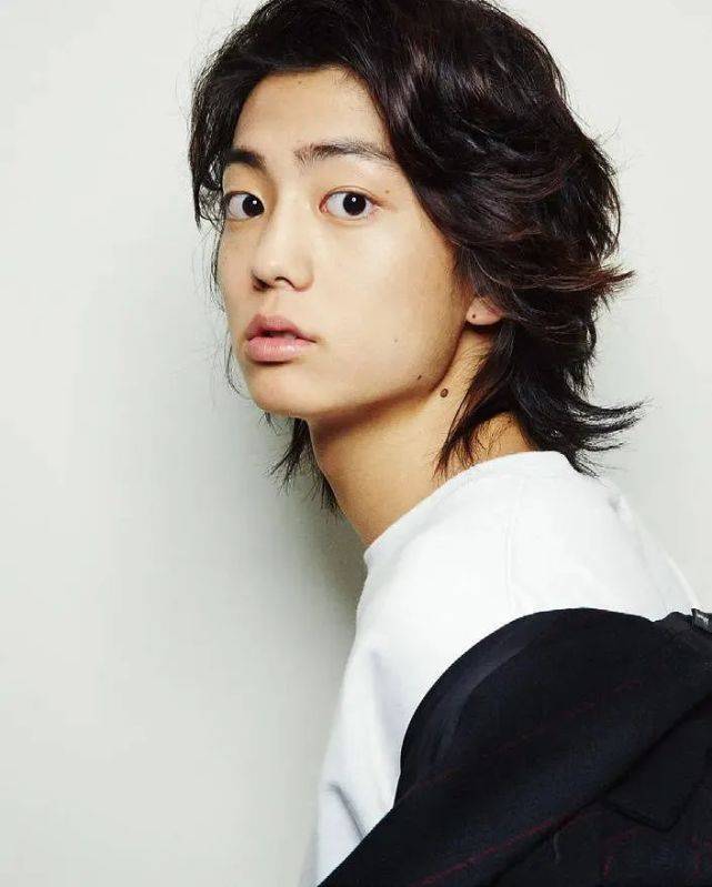 肇事逃逸、逼女友堕胎、家暴虐猫！伊藤健太郎
