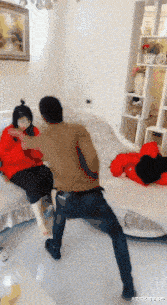 搞笑gif:哥们,你这手速还不错,有我当年的风范