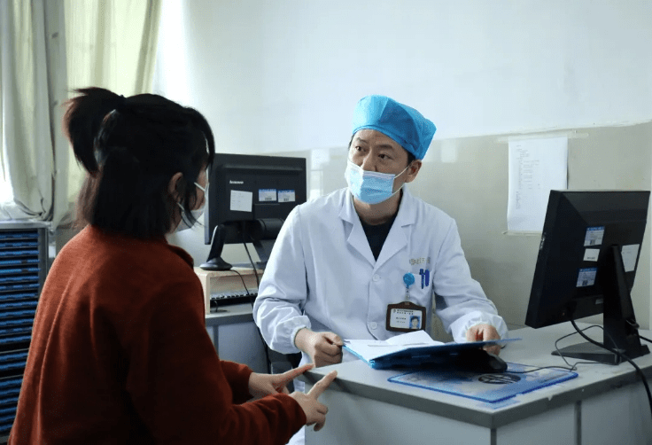 王芳|武汉抗疫护士患癌发帖求助后续：经北京武汉医生会诊后已顺利手术