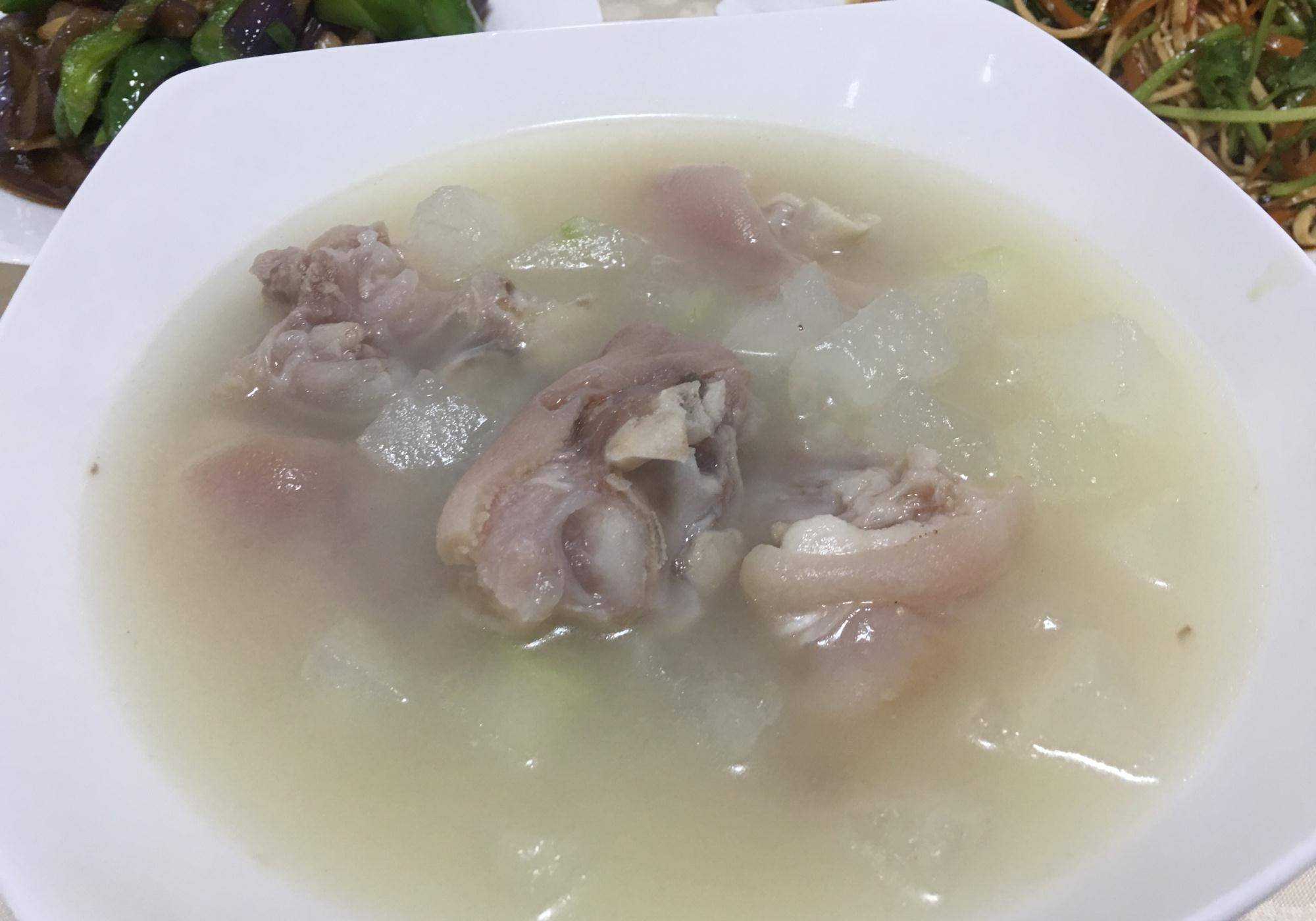 猪脚怎么炖适合孩子吃 2db7b0f15f20464c906da50ed409fd86.jpeg