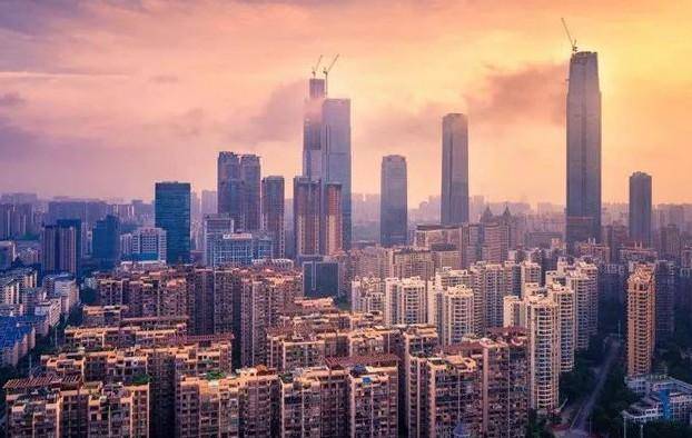 保定人均GDP低房价却很高_保定夜景