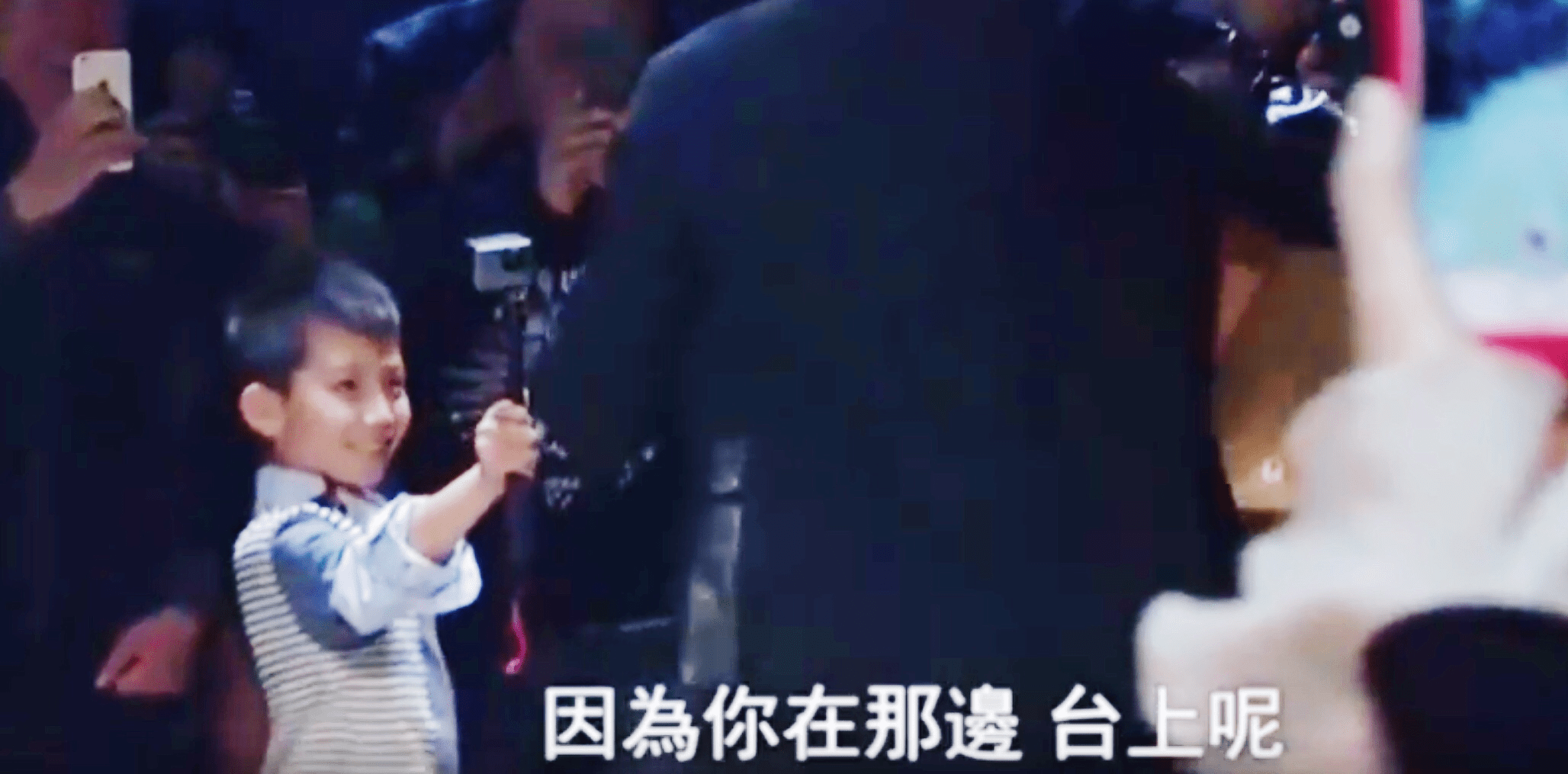 胡军儿子12岁长变样,“霸总”气质明显