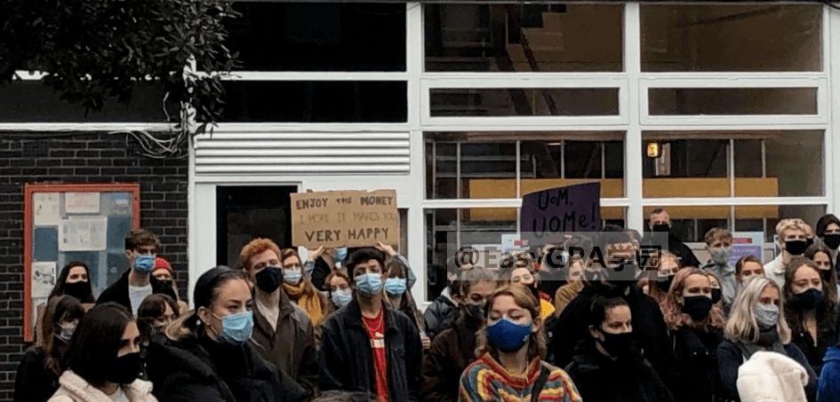 两个月内,已有11名英国大学生因新冠去世