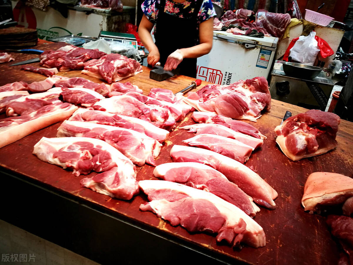猪肉价格下跌下跌,主要的原因是生猪产能恢复,再加上前期国家加大了