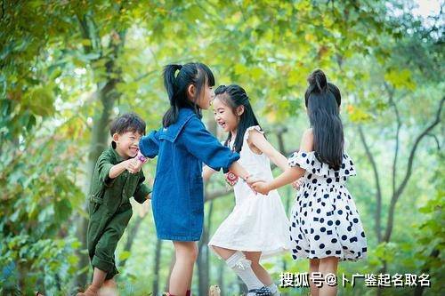 xc体育|宝宝名字大全:诗经中最美的王兴女孩名字(图1)