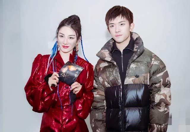 黄奕自揭与黄毅清的夺女大战,将过往变成表演素材