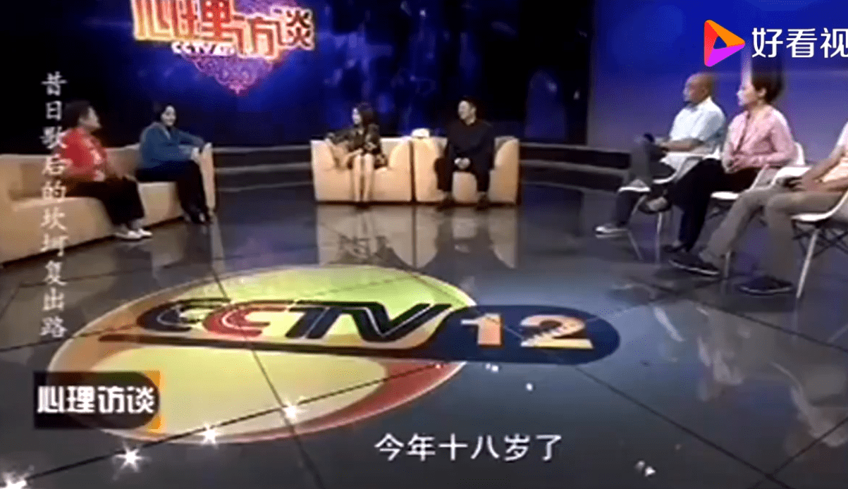 曾红过毛阿敏,破产被亲弟打成脑震荡,62岁靠做保姆养女儿