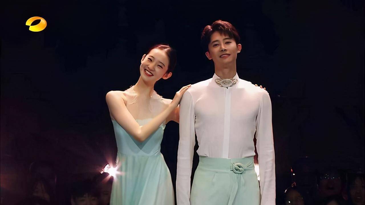 哭着让粉丝别走——从芭蕾仙女转行内娱明星,张艺凡好