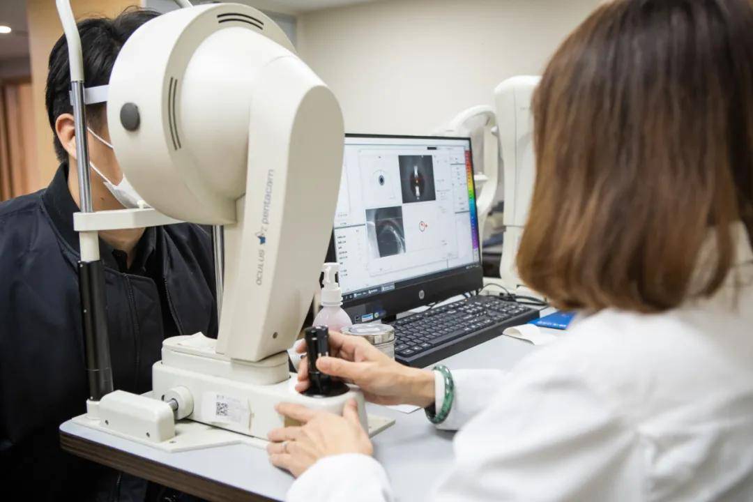 自己怎么测眼压 596c941796454efd86975f2750b663e6.jpeg