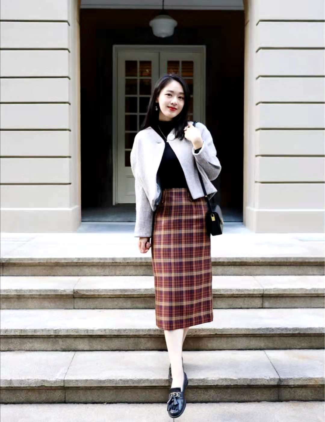 胖女人穿什么好看冬天 2fffeb87b4d94138b212dc57c4cd8a1a.jpeg