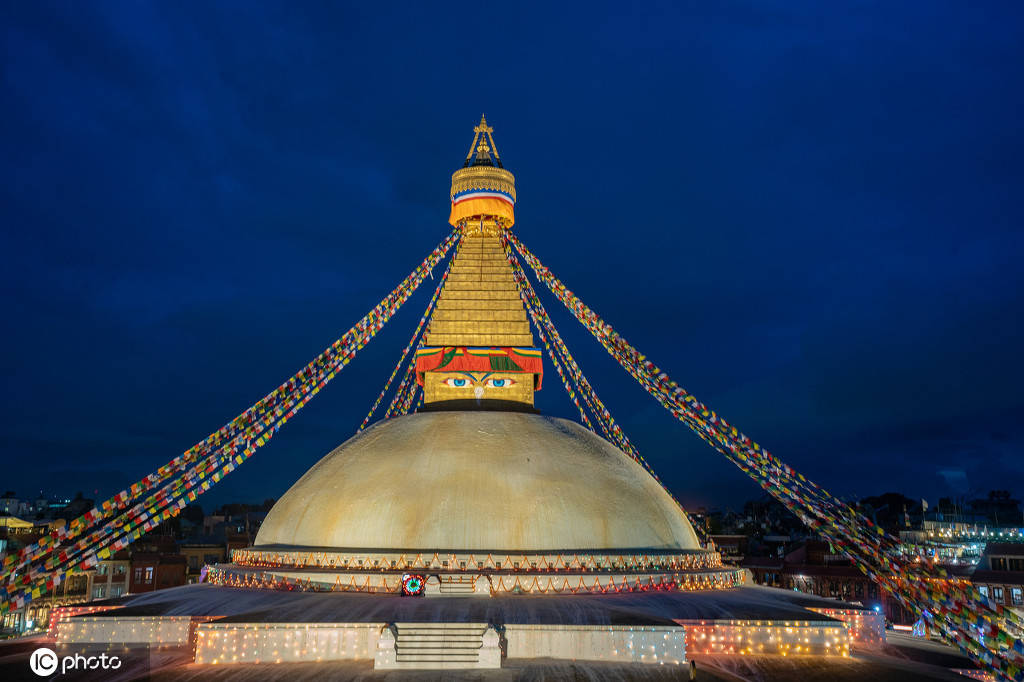 尼泊尔博达哈大佛塔:全世界最大圆佛塔
