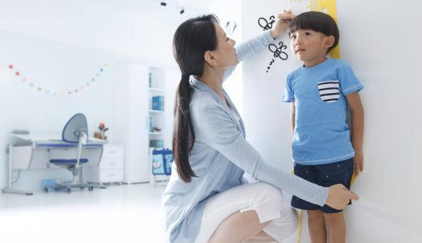 家长|医生提醒家长：孩子积食的3种异常，需重视7岁小孩身高150