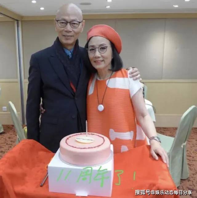 嫁对人73岁也能变少女,曾流产,患癌的汪明荃62岁二婚终获幸福