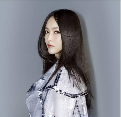 怎么样才能让头发变成黑长直 e4cfce303bc540b0b6e845fbf0fc7ced.jpeg