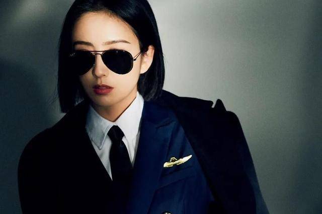 佟丽娅新剧化身女机长,亲爹比苏大强还"作",一口气连追八集