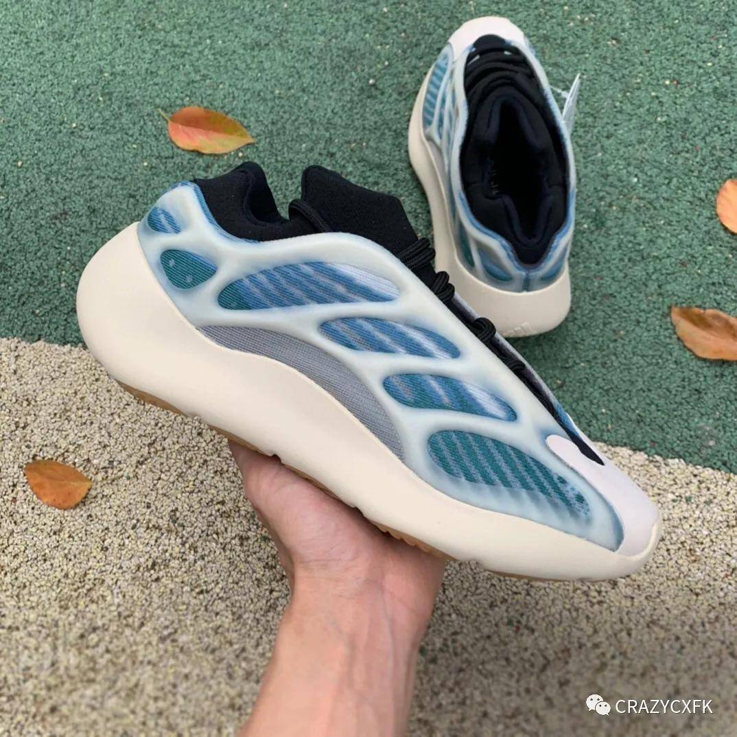 阿迪达斯adidasyeezy700v3kyanite椰子极光蓝晶石运动鞋