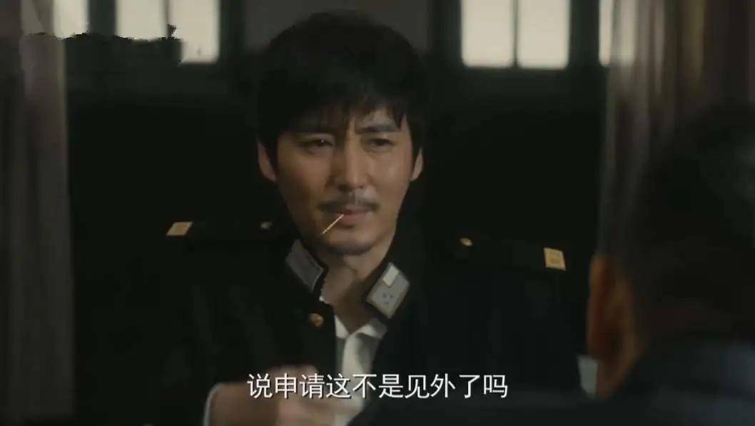 《隐秘而伟大》口碑爆棚，最火的不是李易峰，