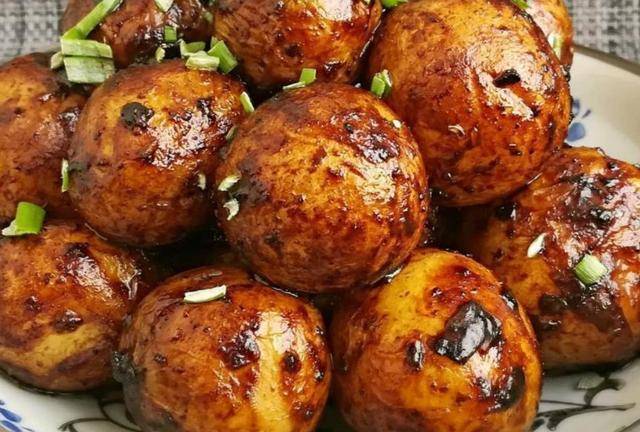 土豆的做法简单又好吃不用煮 17b837f14a9b4caeba10f1efdf80d896.jpeg