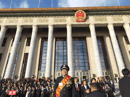 时代的楷模 市场监管的守卫者 全国劳动模范和先进工作者杨传武_手机