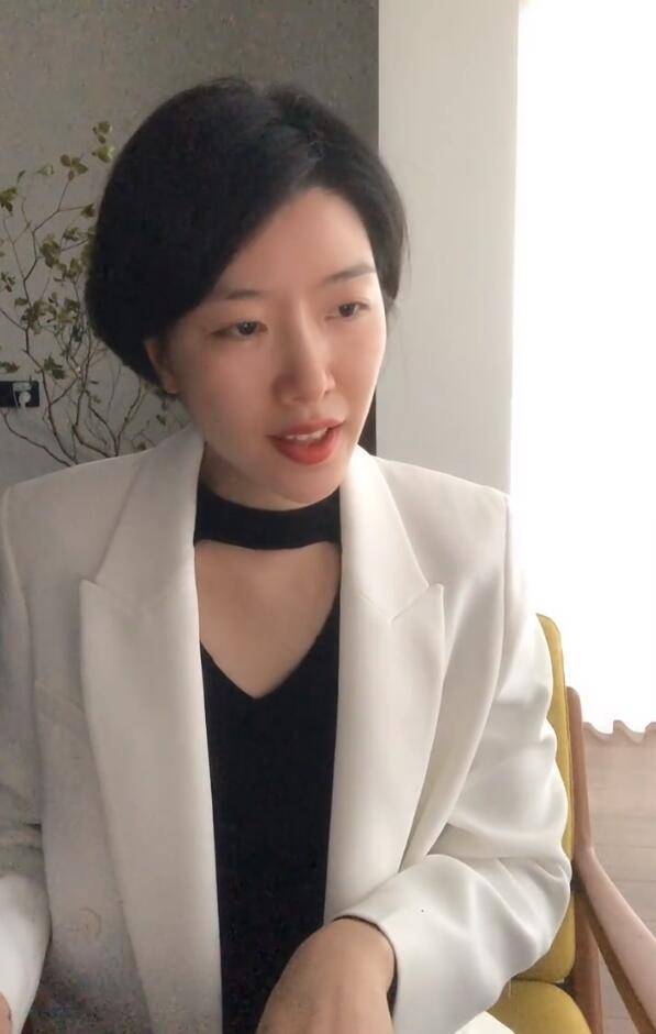 李亚鹏表白小19后女友后,前任放声高歌心情好