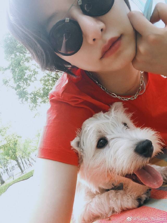 李亚鹏表白小19后女友后,前任放声高歌心情好