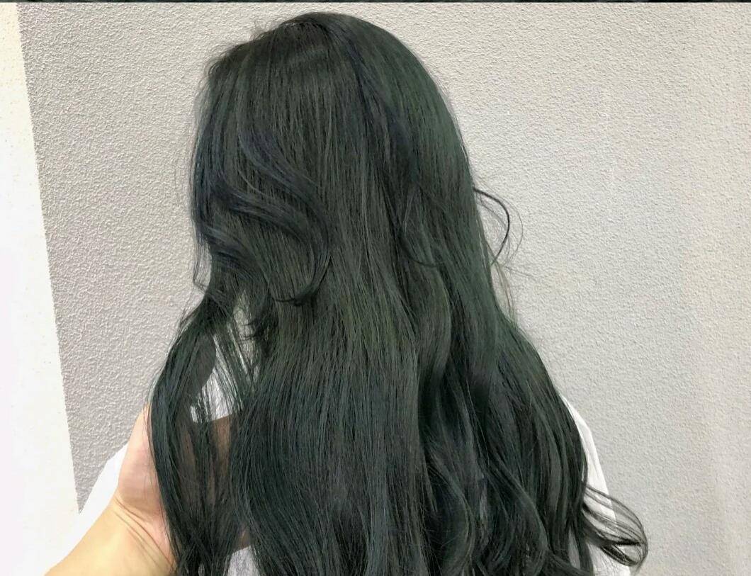 自己怎么染黑色比较自然 408f750aa4c242acb88226cbabee5de3.jpeg