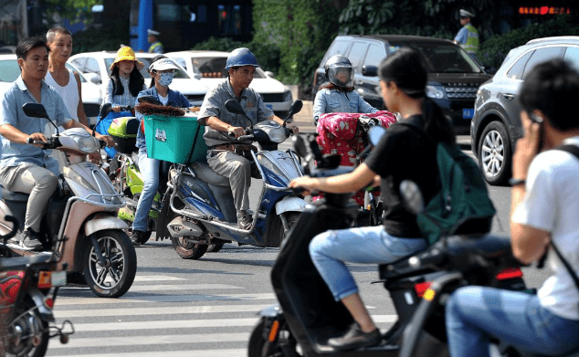 小型电动车续航最长 841b27c64e154eae8ed13b6f8013296c.png