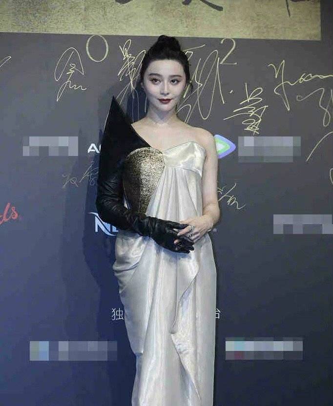 范冰冰确实是非常的漂亮的人,以前是一个比较冷艳的女神啊