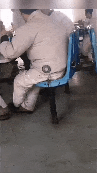 搞笑gif等我有钱了我要也买一件这样的衣服穿