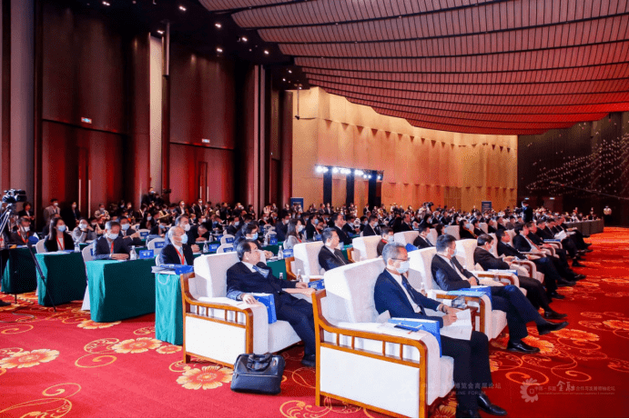 横县2020年经济总量_03年横县高档的酒吧(2)