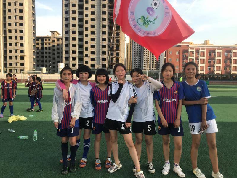 
商水县希望小学举行第三届“希望杯”足球联赛|三亿体育在线(图1)