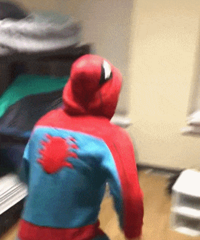 搞笑GIF:你只是穿了蜘蛛侠的衣服而已…_清醒