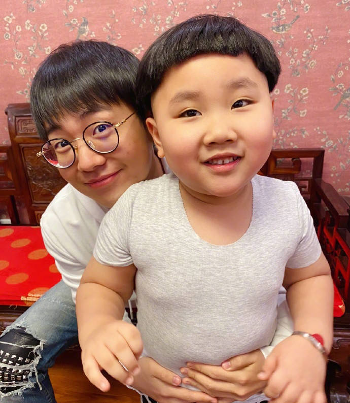 郭德綱炫耀郭麒麟有出息！內涵於謙像自己兒子，爆料德雲社全靠郭麒麟 娛樂八卦吃瓜 第8张