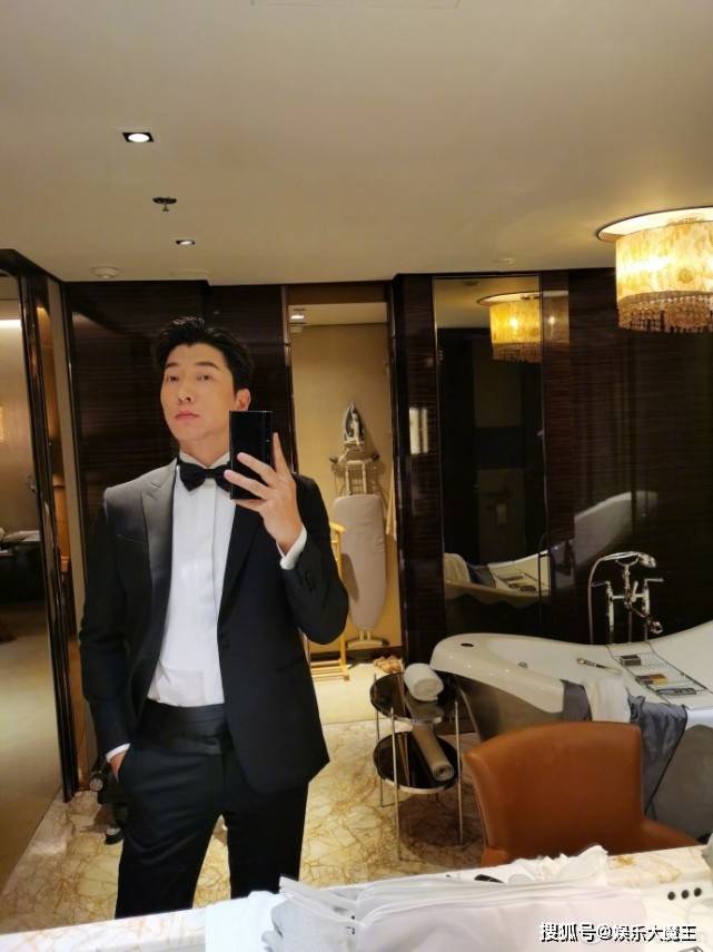 张亮儿子近照颜值海拔双高引赞叹，张亮不服晒
