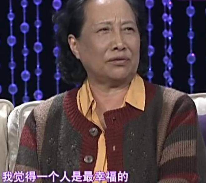 77岁孙桂田近照曝光,逛地摊买鞋亲切和蔼,养育一子两女生活幸福