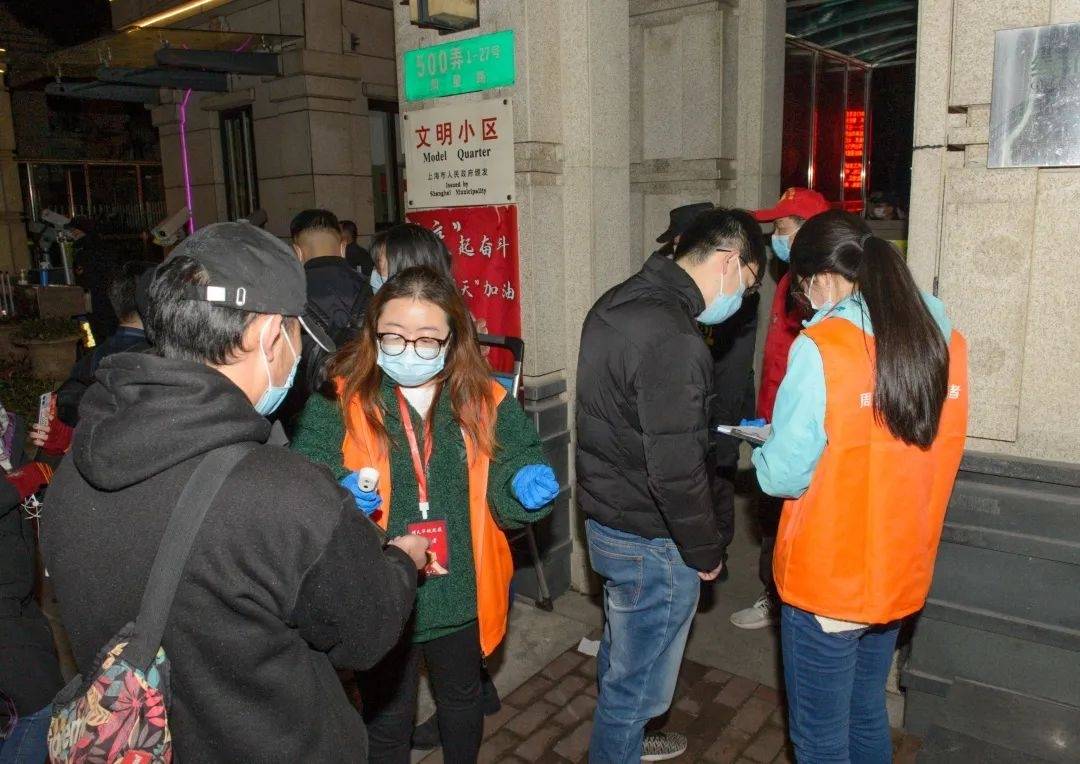 一家人团聚！万能外援“一修哥”今天回家啦