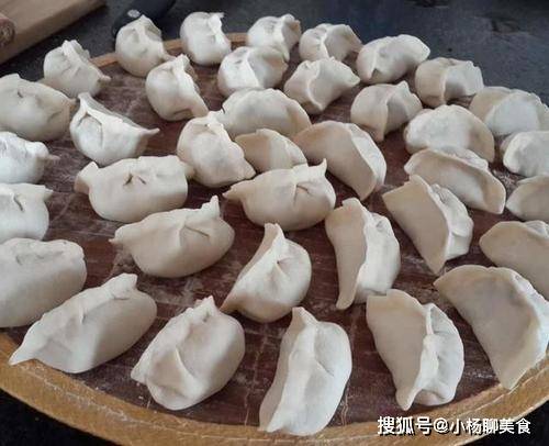 饺子馅放热油还是冷油 02ba50641cf7437a9b6f0a3797cf1d9e.jpeg
