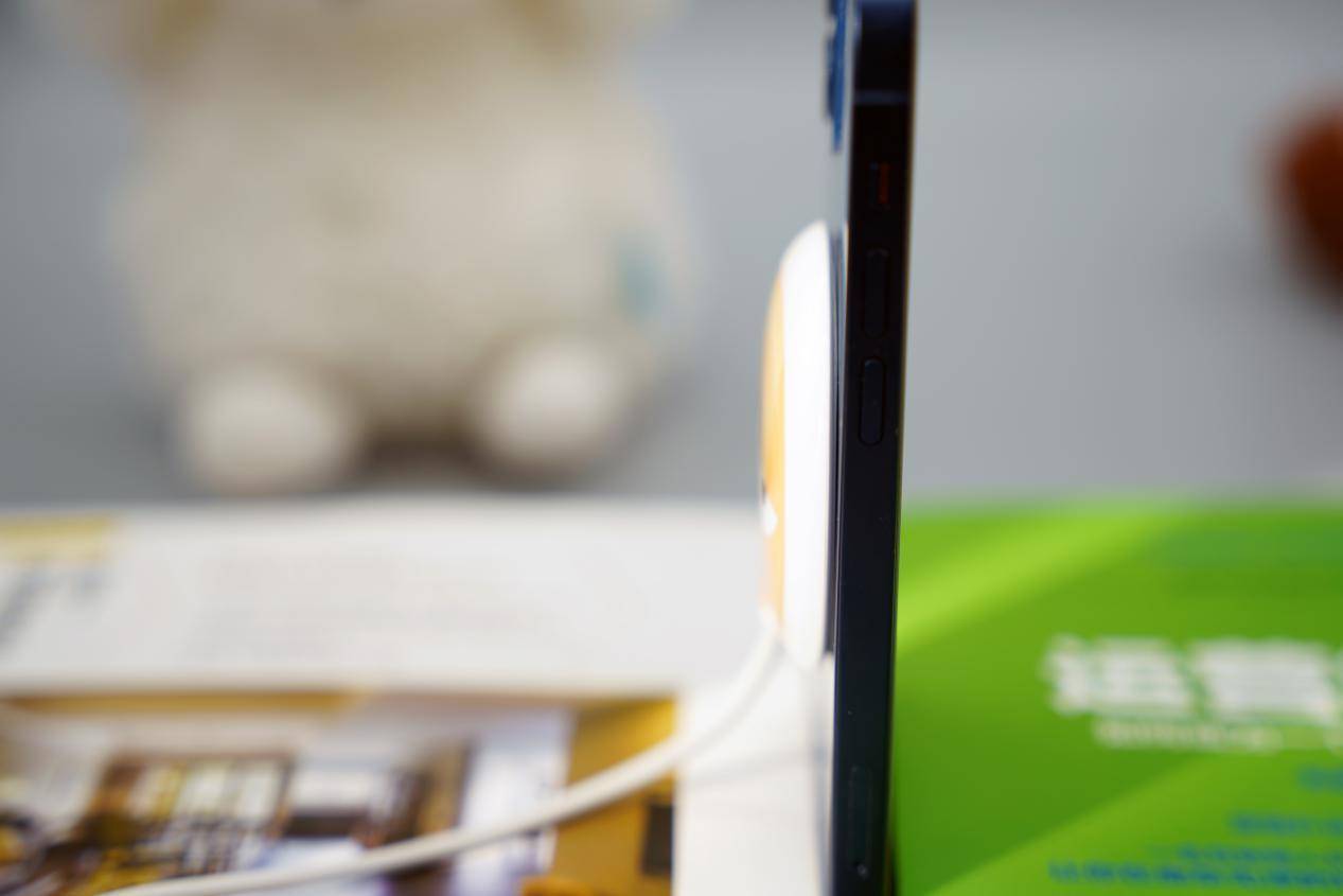 无线充电手机发热会伤手机吗 629f12dac46d4e97ad6f6ba627d51b83.jpeg