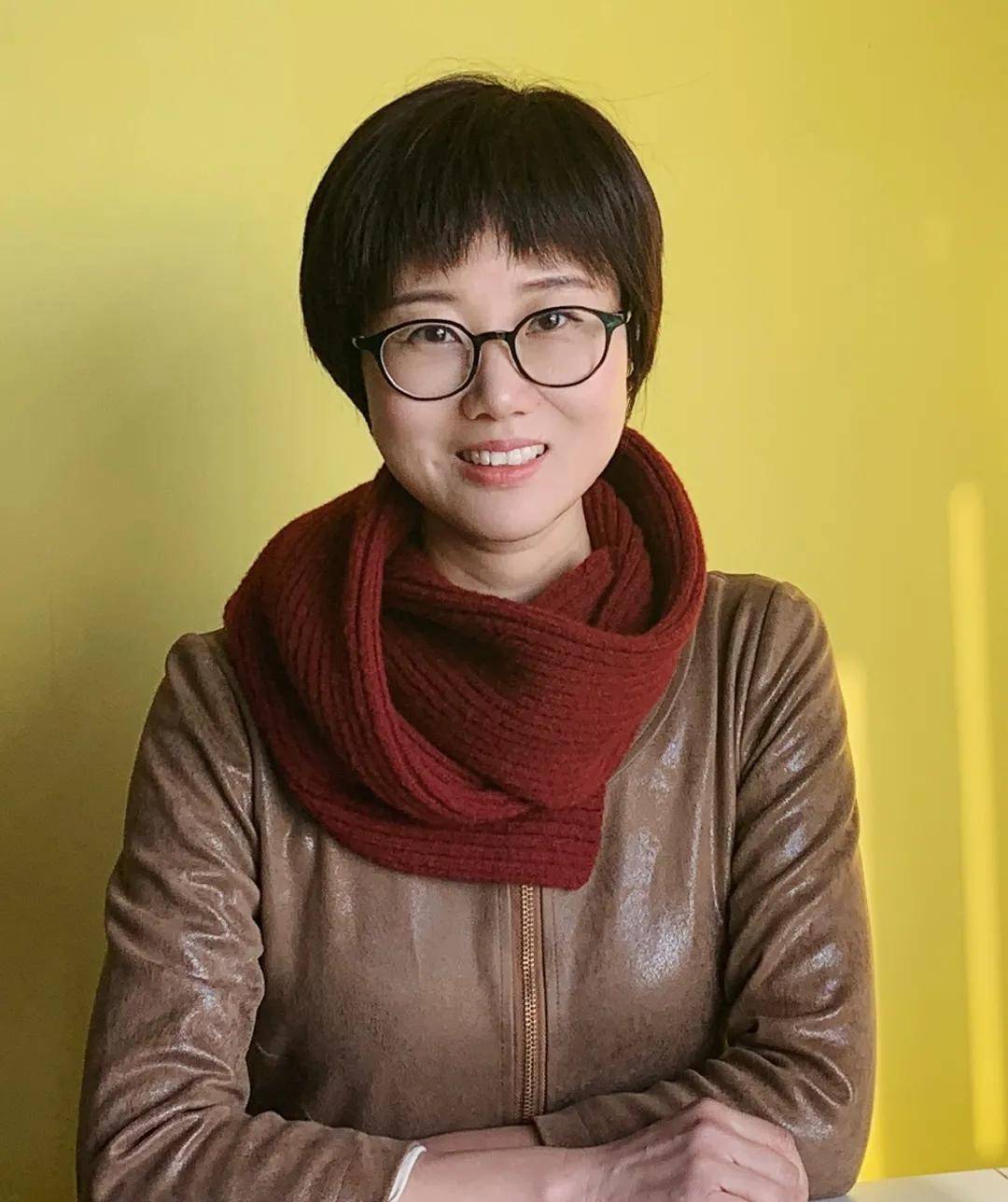 典藏观想伍璐璐读朱进的灰头土脸