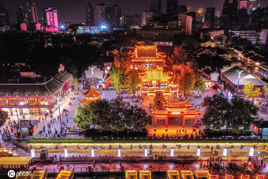 南京秦淮河夜景 桨声灯影金陵夜靓丽