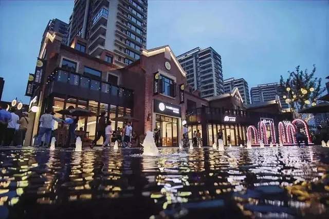 GDP的引领者_引领者美术纸牌画(3)