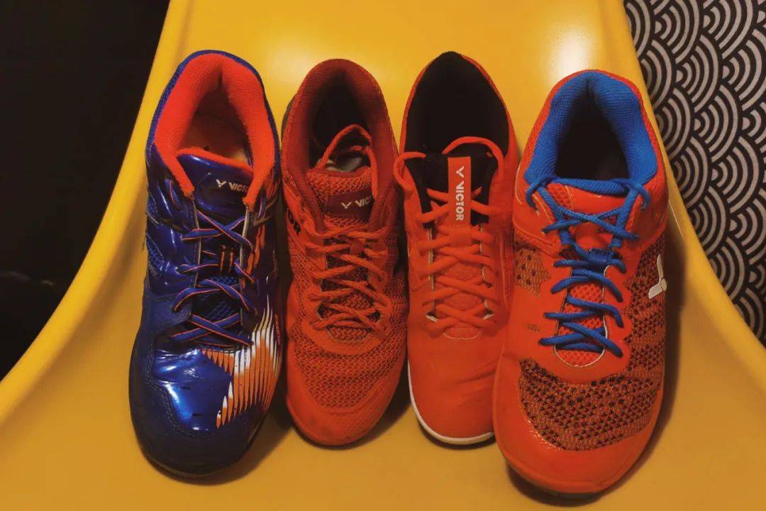 成语摩肩什么云_成语故事图片(2)