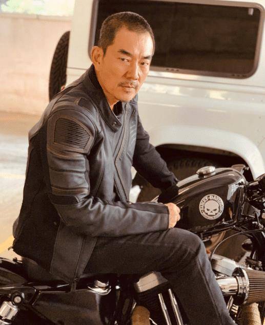 "歌侠"不复存在?54岁任贤齐近照难掩老态,法令纹深胡子拉碴状态差