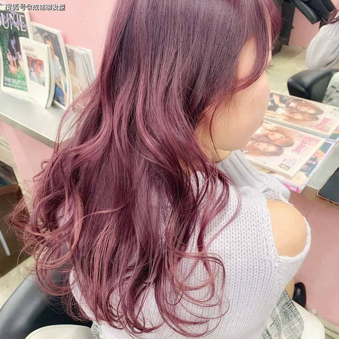 女人多少岁开始长白头发正常 54089a9f9f6a4b62b9ffff3c512a5724.jpeg