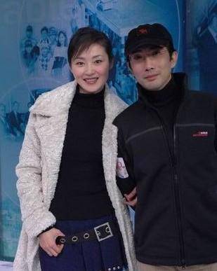 50岁万绮雯依然美,承诺婚姻的甄子丹走了,遇见暗恋她9年的十三