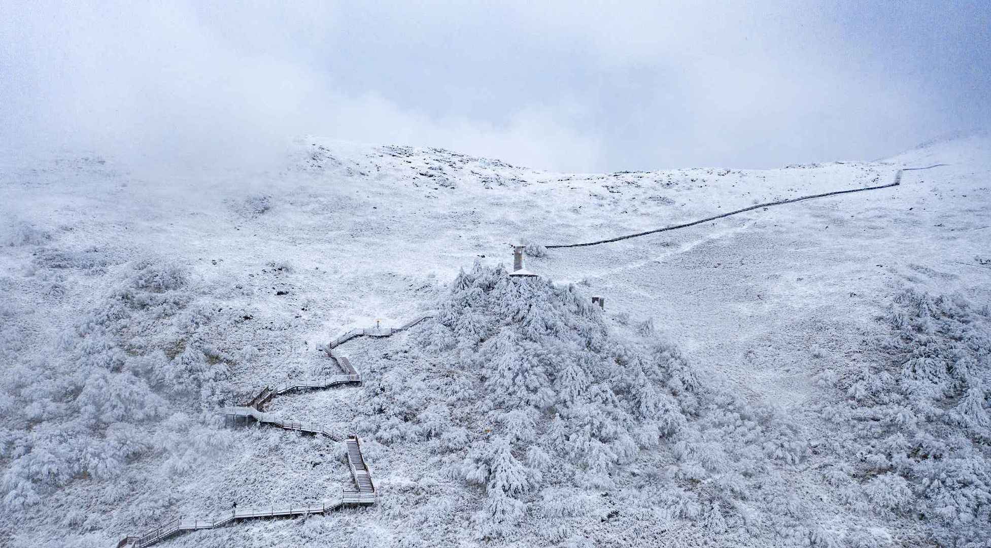 秦岭紫柏山,有条亦真亦幻的云中雪道,彷如漫步云端!