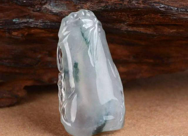 品质差的翡翠料子 840ccf2e9fae48018d7f01ce0d1d29a4.jpeg