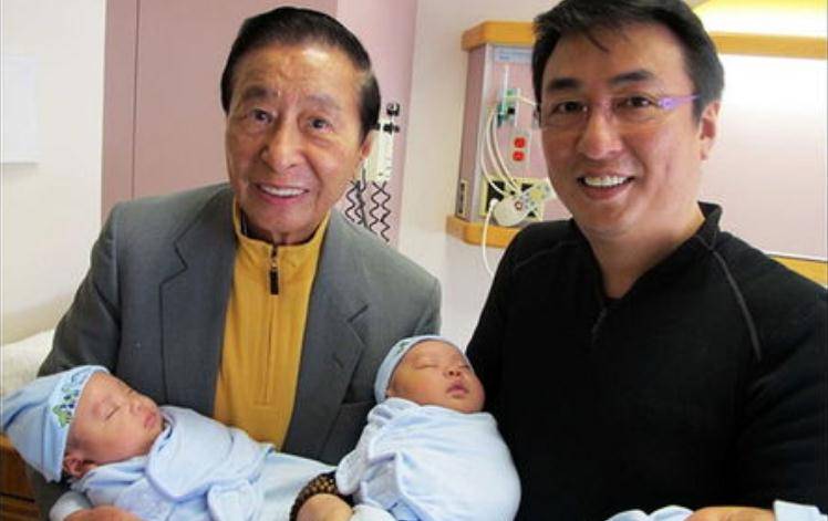 李氏家产分配:三兄弟平分上千亿,父亲57岁未婚,母亲至今成谜
