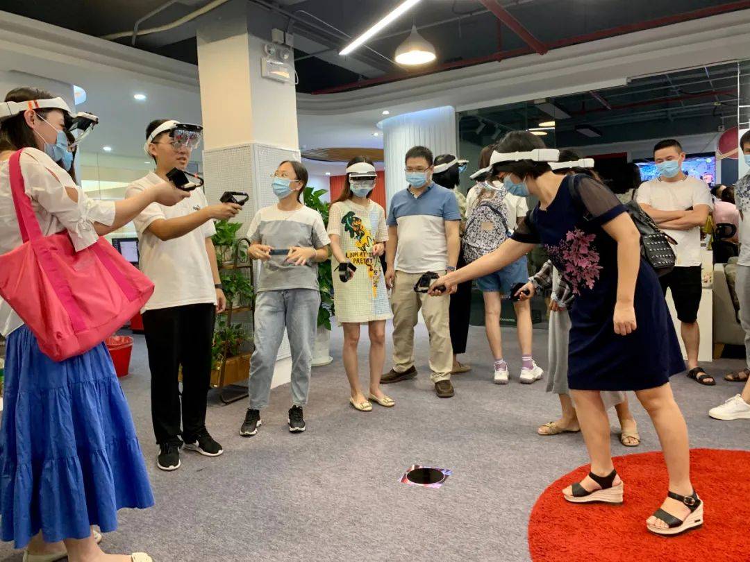 高职院校教师信息化能力提升培训班到燧光参观