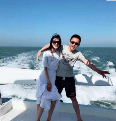 他是國家一級演員偏愛父女戀，53歲三婚娶90後妻子，至今還在拼生兒子 娛樂八卦吃瓜 第12张